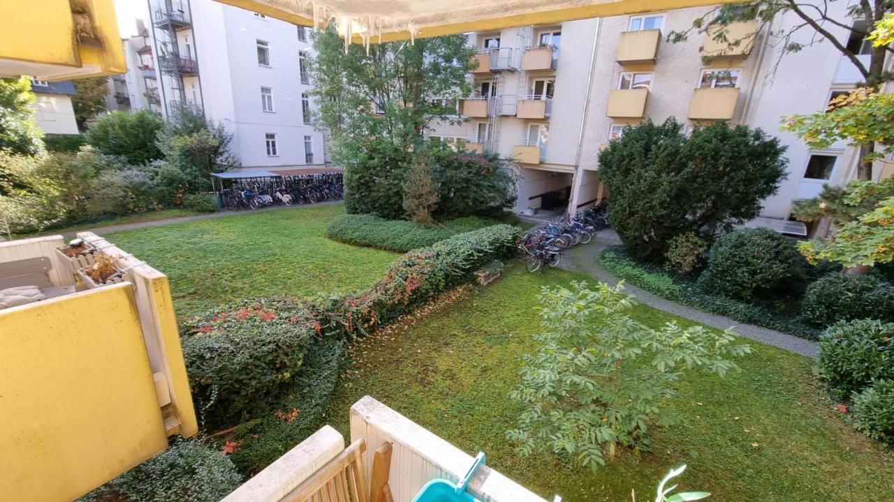 Schwabing Studio With Garden Views München Exteriör bild