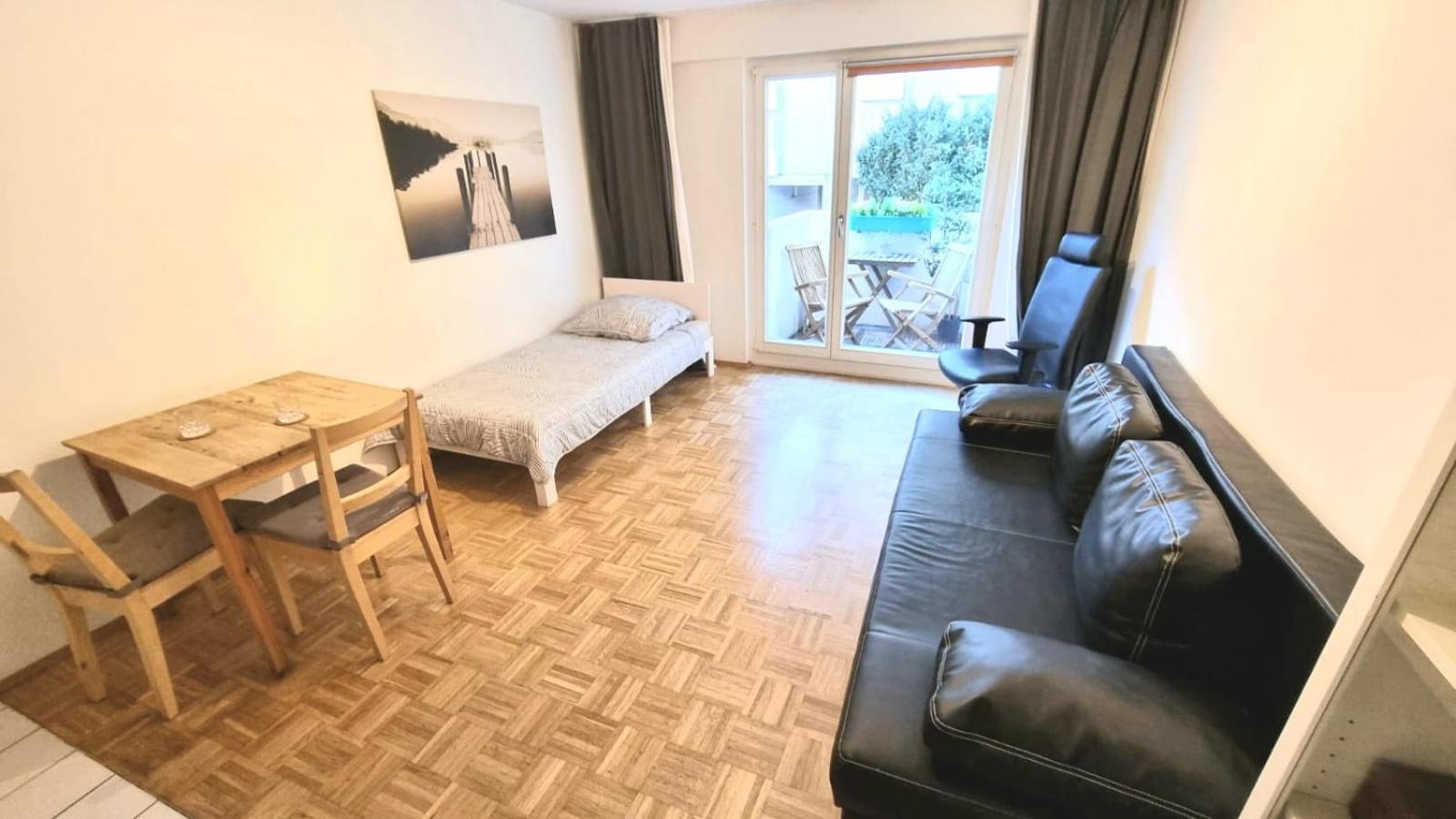Schwabing Studio With Garden Views München Exteriör bild